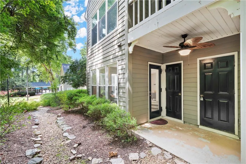 305 Bainbridge Drive, Sandy Springs, Georgia 30327, 2 Bedrooms Bedrooms, ,2 BathroomsBathrooms,Residential,Sold,305 Bainbridge Drive,7080883