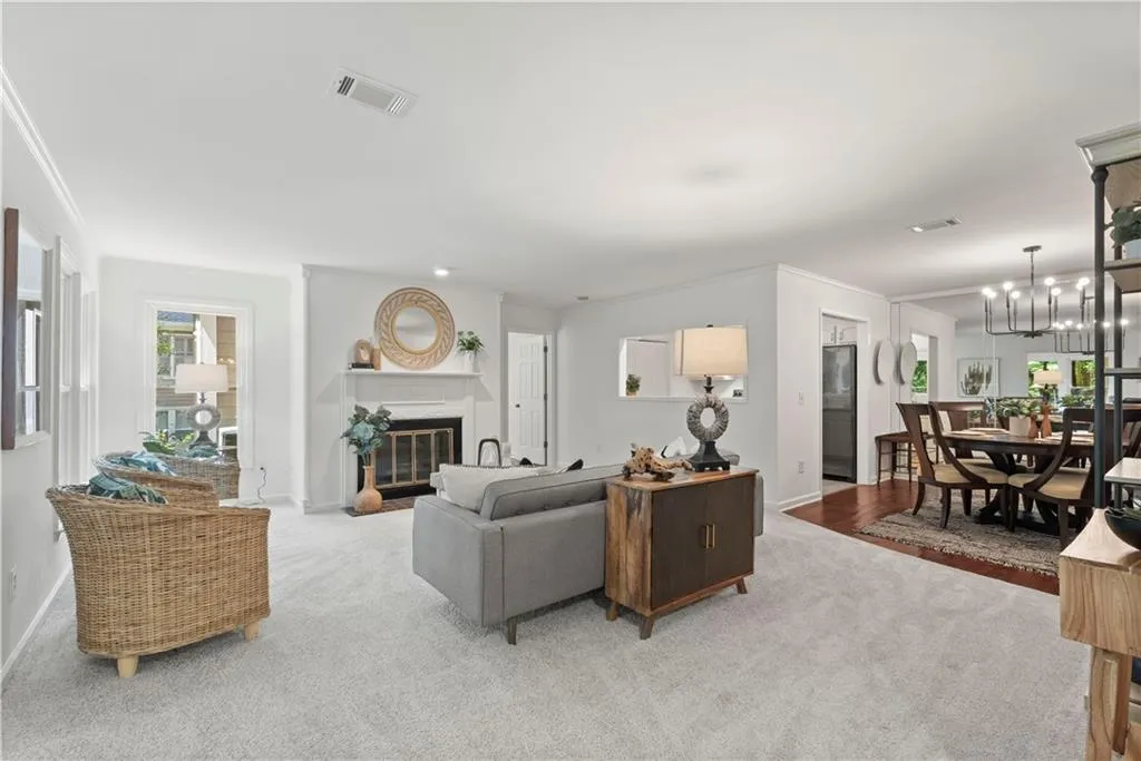 305 Bainbridge Drive, Sandy Springs, Georgia 30327, 2 Bedrooms Bedrooms, ,2 BathroomsBathrooms,Residential,Sold,305 Bainbridge Drive,7080883