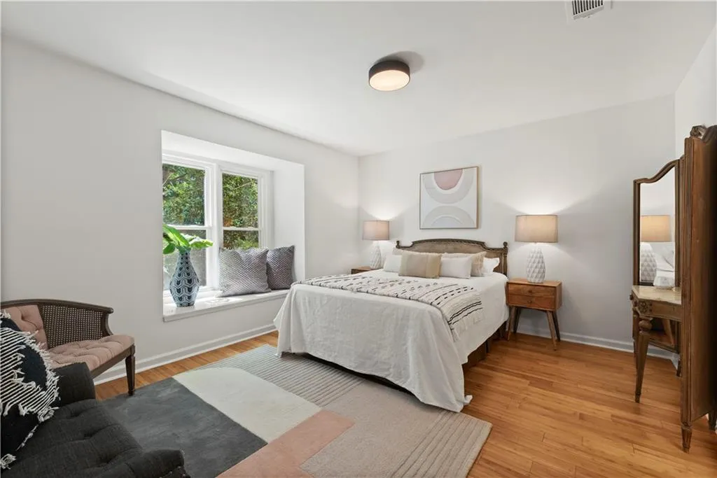 305 Bainbridge Drive, Sandy Springs, Georgia 30327, 2 Bedrooms Bedrooms, ,2 BathroomsBathrooms,Residential,Sold,305 Bainbridge Drive,7080883
