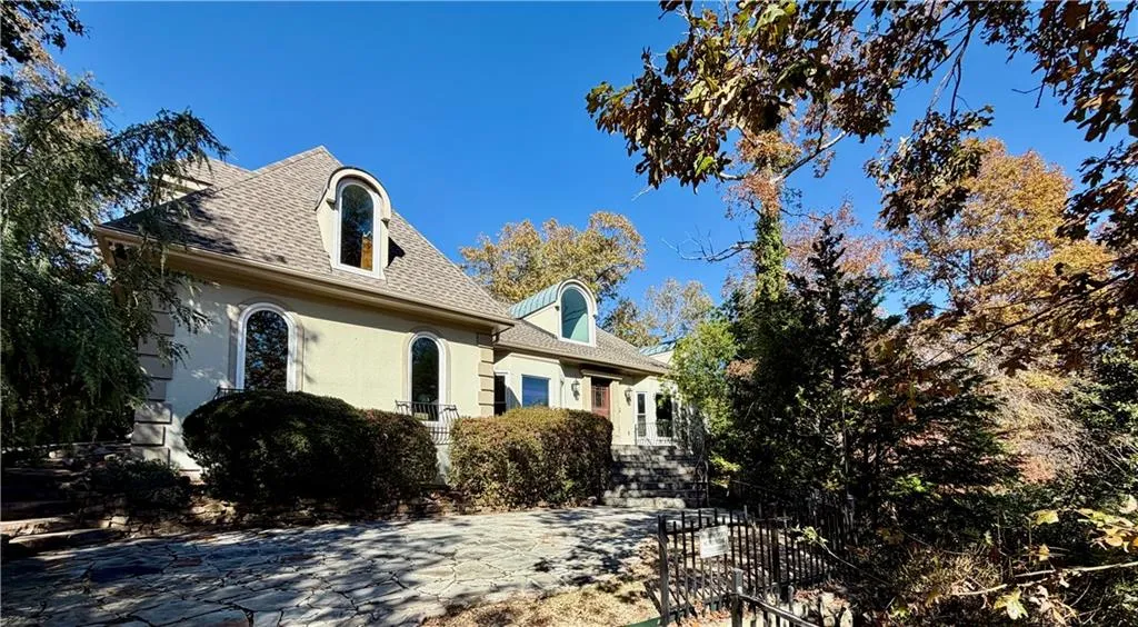 2895 Coles Way, Atlanta, Georgia 30350, 5 Bedrooms Bedrooms, ,5 BathroomsBathrooms,Residential,For Sale,2895 Coles Way,7677478