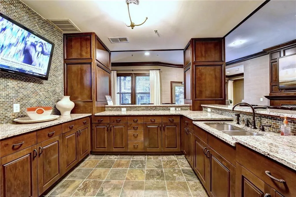 901 Abernathy Road Unit 1240, Atlanta, Georgia 30328, 3 Bedrooms Bedrooms, ,2 BathroomsBathrooms,Residential,Sold,901 Abernathy Road Unit 1240,6631708