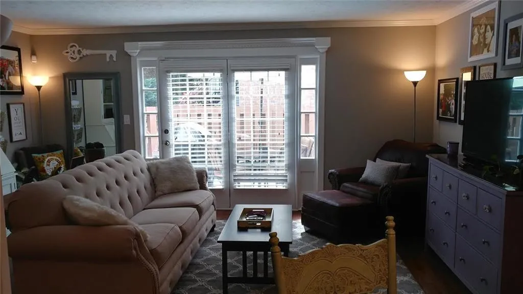 6700 Roswell Road Unit 30-e, Atlanta, Georgia 30328, 2 Bedrooms Bedrooms, ,1 BathroomBathrooms,Residential,Sold,6700 Roswell Road Unit 30-e,5833475