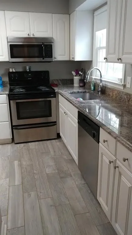 6700 Roswell Road Unit 30-e, Atlanta, Georgia 30328, 2 Bedrooms Bedrooms, ,1 BathroomBathrooms,Residential,Sold,6700 Roswell Road Unit 30-e,5833475