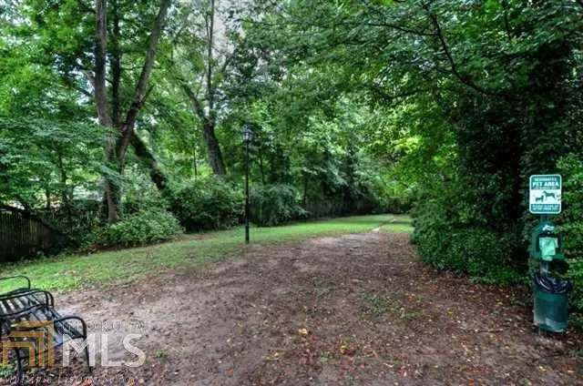 6700 Roswell Road Unit 30-e, Atlanta, Georgia 30328, 2 Bedrooms Bedrooms, ,1 BathroomBathrooms,Residential,Sold,6700 Roswell Road Unit 30-e,5833475