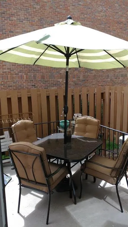 6700 Roswell Road Unit 30-e, Atlanta, Georgia 30328, 2 Bedrooms Bedrooms, ,1 BathroomBathrooms,Residential,Sold,6700 Roswell Road Unit 30-e,5833475