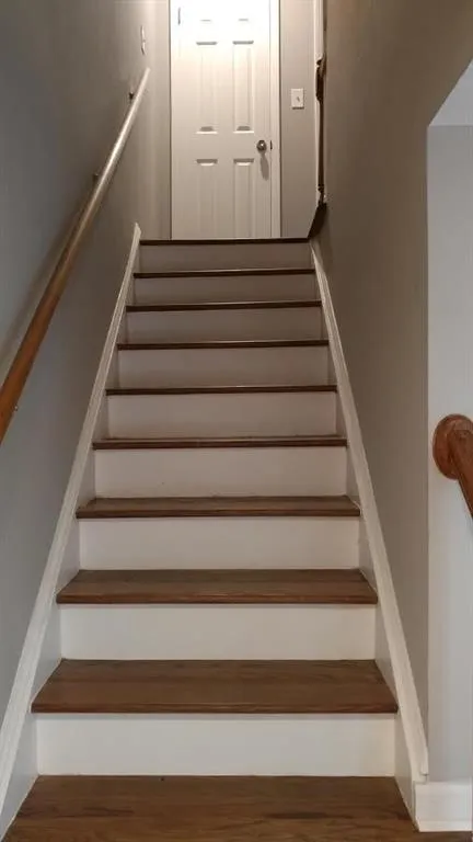 6700 Roswell Road Unit 30-e, Atlanta, Georgia 30328, 2 Bedrooms Bedrooms, ,1 BathroomBathrooms,Residential,Sold,6700 Roswell Road Unit 30-e,5833475