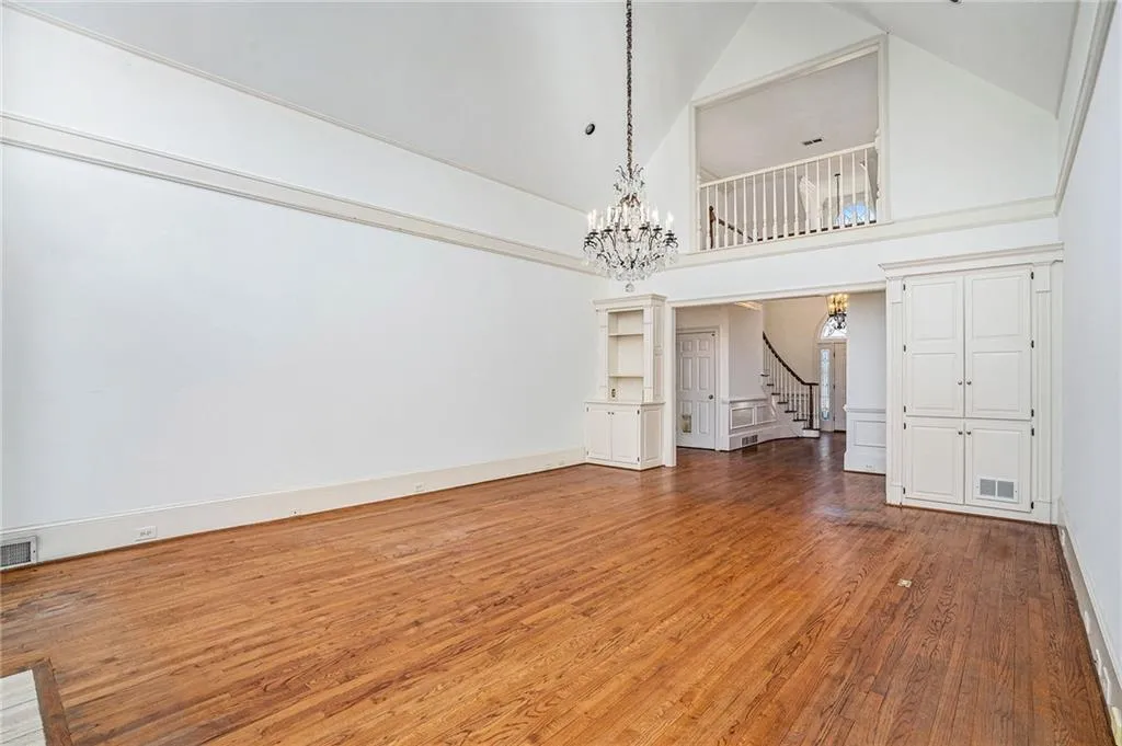 160 Grosvenor Place, Sandy Springs, Georgia 30328, 3 Bedrooms Bedrooms, ,2 BathroomsBathrooms,Residential,Sold,160 Grosvenor Place,6984818