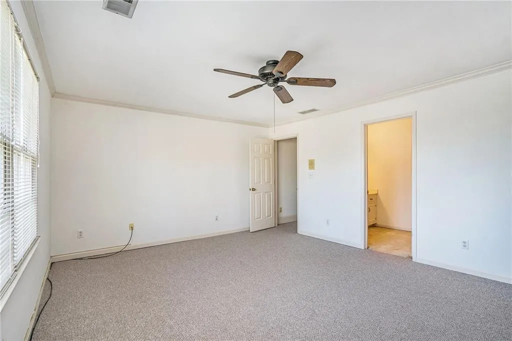 160 Grosvenor Place, Sandy Springs, Georgia 30328, 3 Bedrooms Bedrooms, ,2 BathroomsBathrooms,Residential,Sold,160 Grosvenor Place,6984818