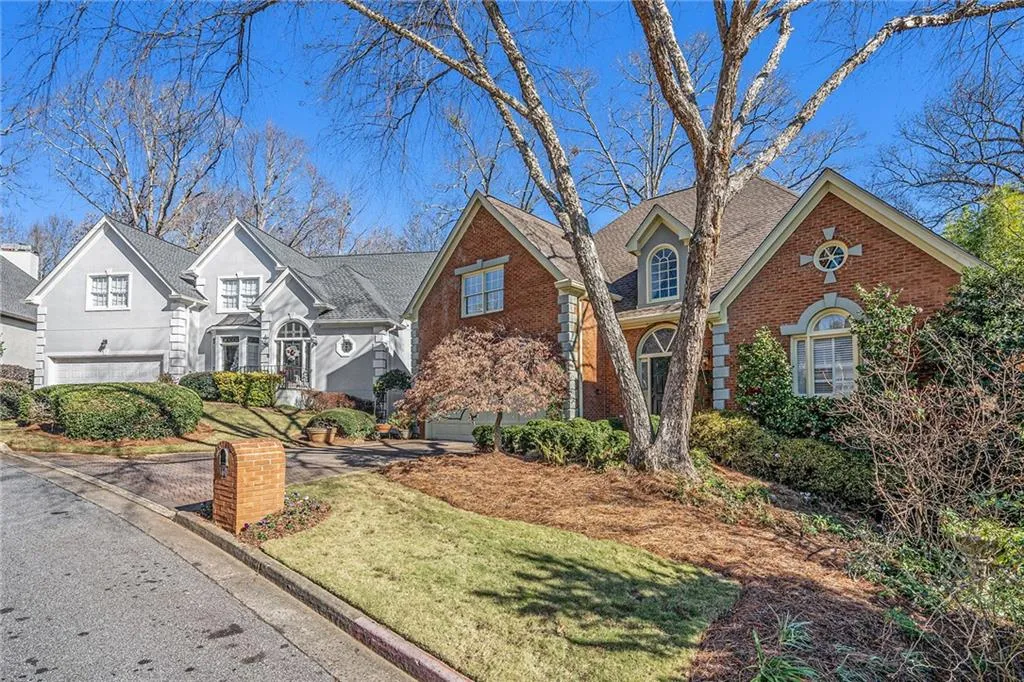 160 Grosvenor Place, Sandy Springs, Georgia 30328, 3 Bedrooms Bedrooms, ,2 BathroomsBathrooms,Residential,Sold,160 Grosvenor Place,6984818