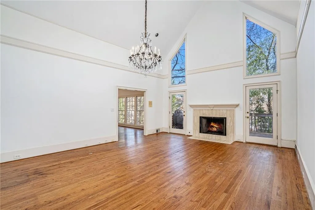 160 Grosvenor Place, Sandy Springs, Georgia 30328, 3 Bedrooms Bedrooms, ,2 BathroomsBathrooms,Residential,Sold,160 Grosvenor Place,6984818