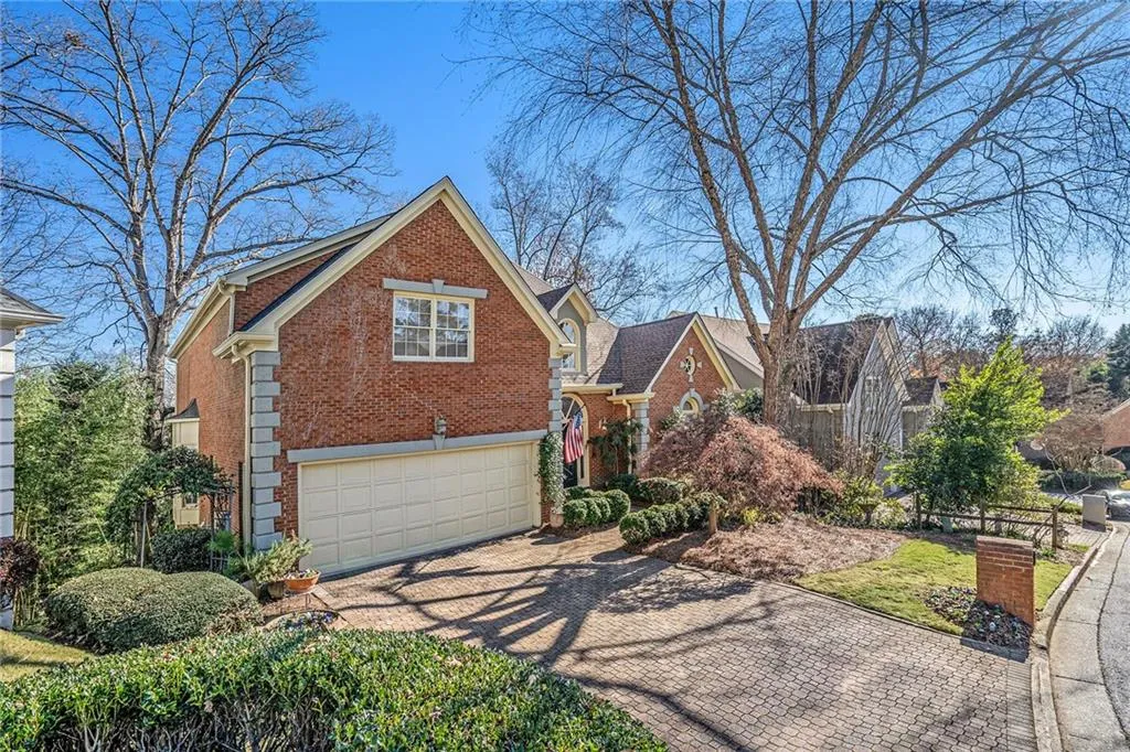 160 Grosvenor Place, Sandy Springs, Georgia 30328, 3 Bedrooms Bedrooms, ,2 BathroomsBathrooms,Residential,Sold,160 Grosvenor Place,6984818