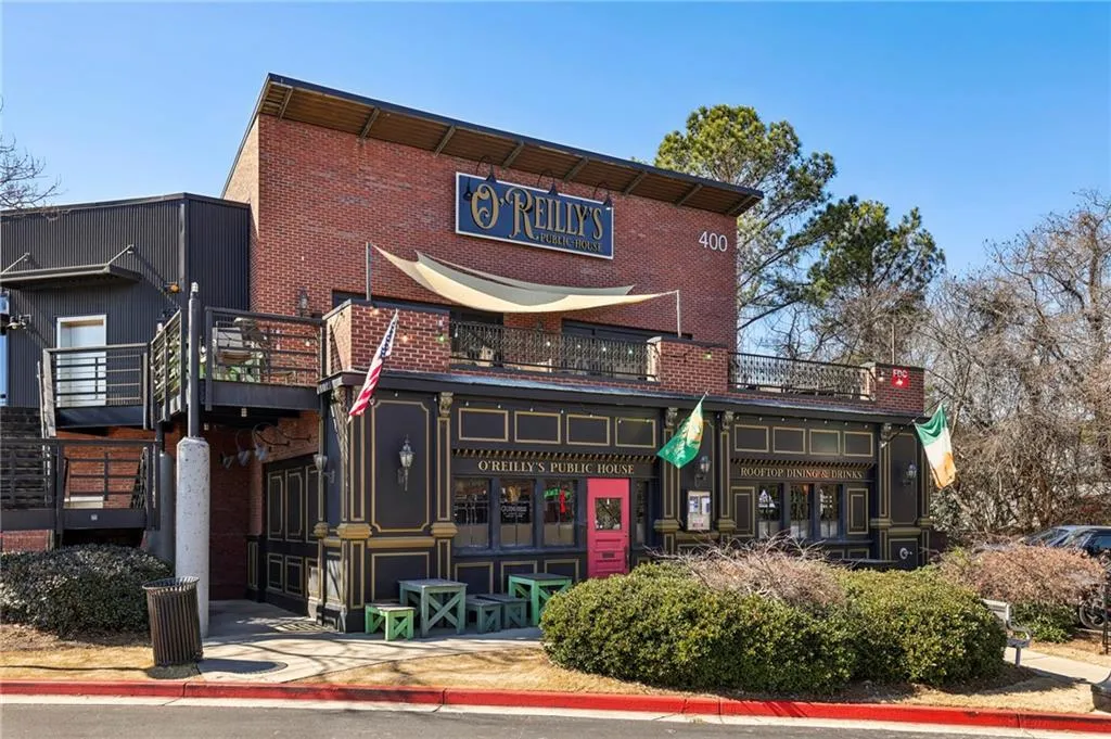 Neighborhood restaurant