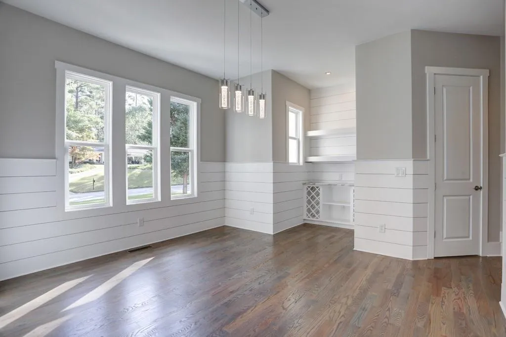 620 Carriage Drive, Sandy Springs, Georgia 30328, 5 Bedrooms Bedrooms, ,4 BathroomsBathrooms,Residential,Sold,620 Carriage Drive,6588187