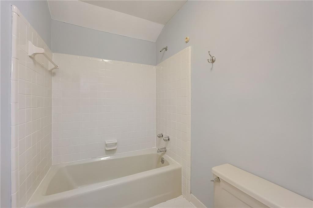 5005 Willow Bluff Drive, Sandy Springs, Georgia 30350, 7 Bedrooms Bedrooms, ,4 BathroomsBathrooms,Residential,Sold,5005 Willow Bluff Drive,7309603