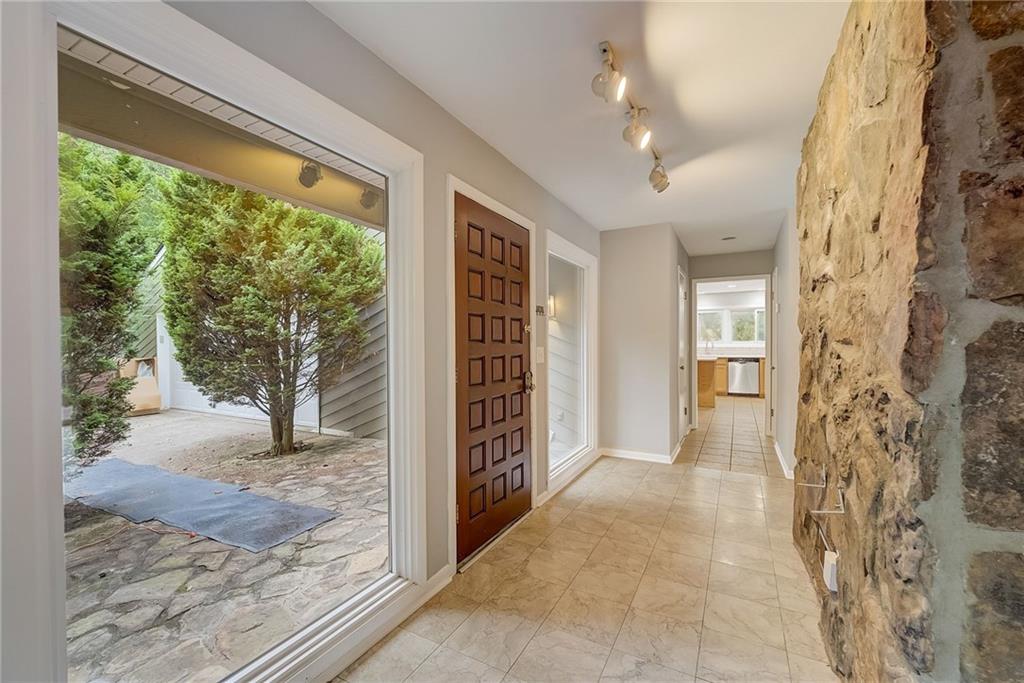 5005 Willow Bluff Drive, Sandy Springs, Georgia 30350, 7 Bedrooms Bedrooms, ,4 BathroomsBathrooms,Residential,Sold,5005 Willow Bluff Drive,7309603