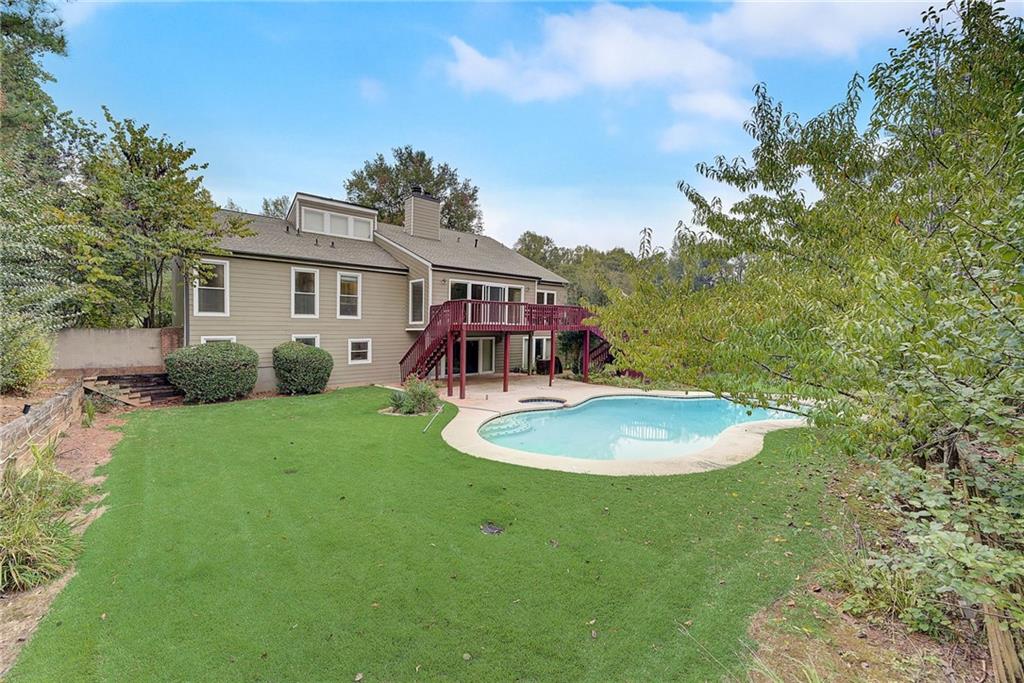 5005 Willow Bluff Drive, Sandy Springs, Georgia 30350, 7 Bedrooms Bedrooms, ,4 BathroomsBathrooms,Residential,Sold,5005 Willow Bluff Drive,7309603