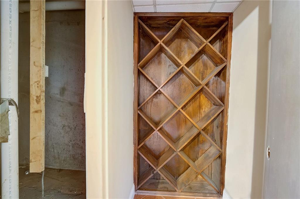 5005 Willow Bluff Drive, Sandy Springs, Georgia 30350, 7 Bedrooms Bedrooms, ,4 BathroomsBathrooms,Residential,Sold,5005 Willow Bluff Drive,7309603