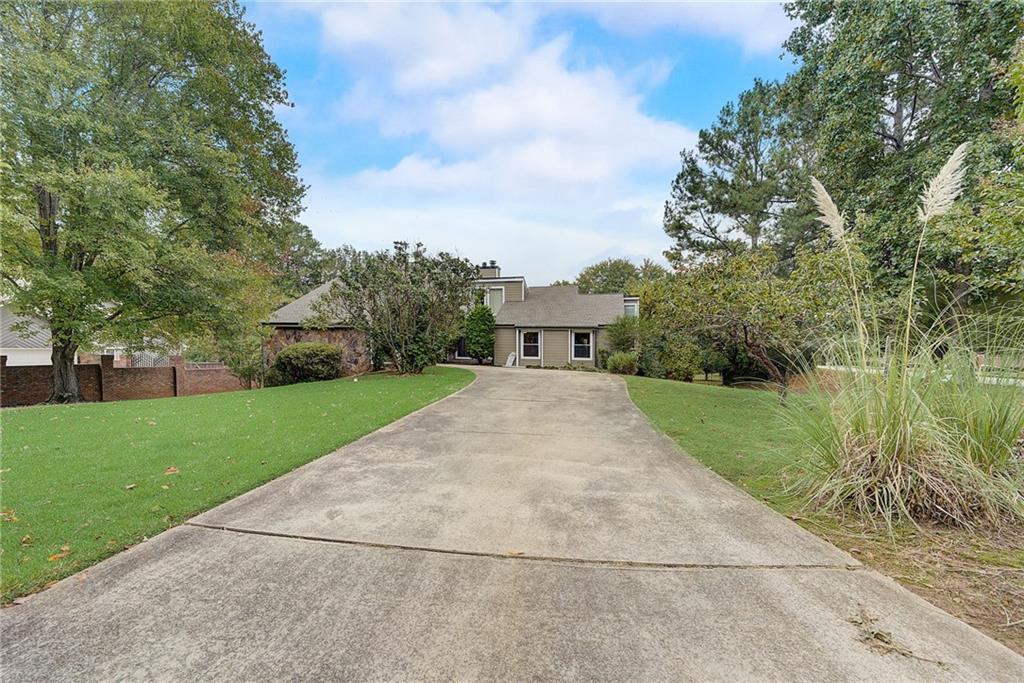 5005 Willow Bluff Drive, Sandy Springs, Georgia 30350, 7 Bedrooms Bedrooms, ,4 BathroomsBathrooms,Residential,Sold,5005 Willow Bluff Drive,7309603