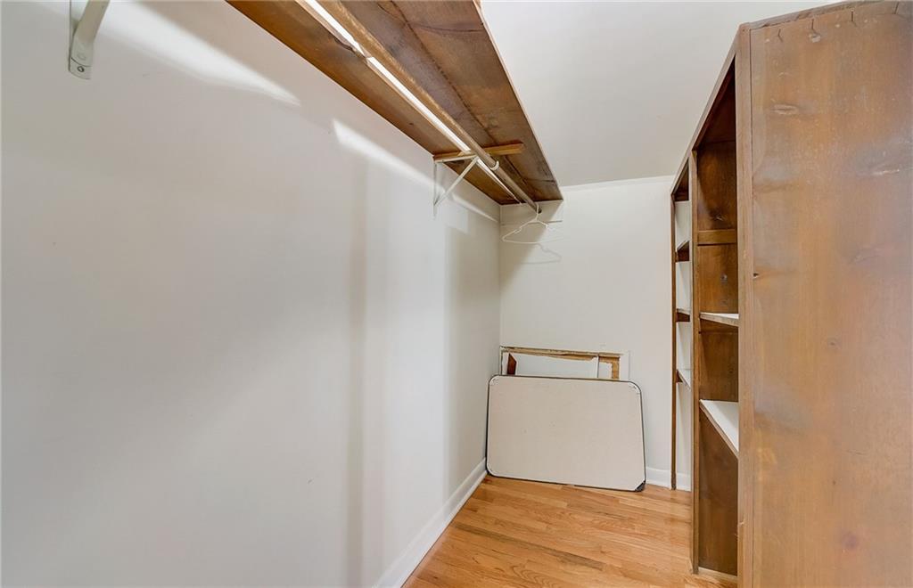 5005 Willow Bluff Drive, Sandy Springs, Georgia 30350, 7 Bedrooms Bedrooms, ,4 BathroomsBathrooms,Residential,Sold,5005 Willow Bluff Drive,7309603