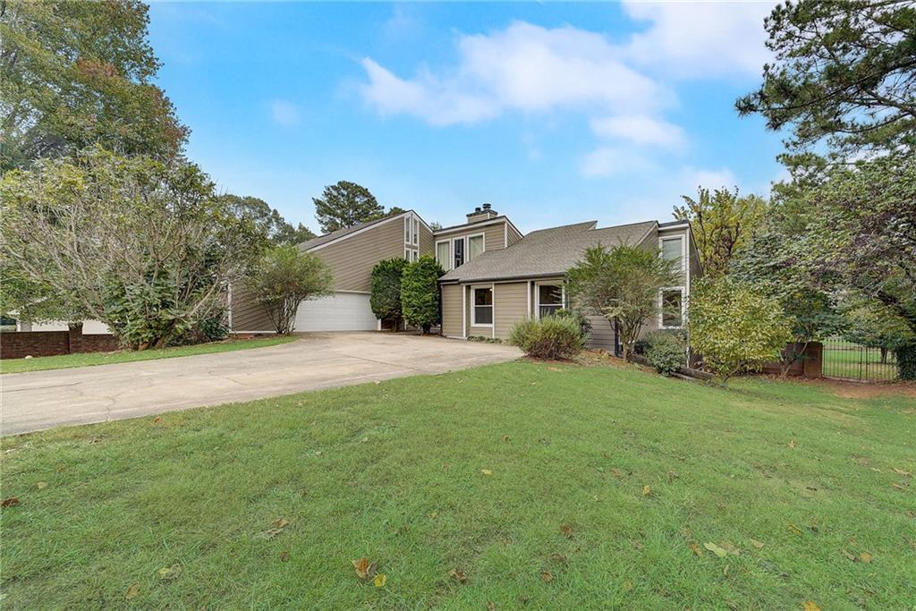 5005 Willow Bluff Drive, Sandy Springs, Georgia 30350, 7 Bedrooms Bedrooms, ,4 BathroomsBathrooms,Residential,Sold,5005 Willow Bluff Drive,7309603