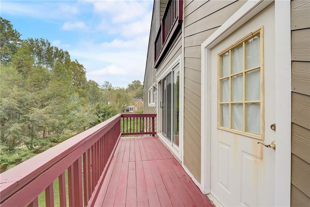 5005 Willow Bluff Drive, Sandy Springs, Georgia 30350, 7 Bedrooms Bedrooms, ,4 BathroomsBathrooms,Residential,Sold,5005 Willow Bluff Drive,7309603