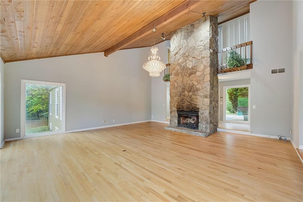 5005 Willow Bluff Drive, Sandy Springs, Georgia 30350, 7 Bedrooms Bedrooms, ,4 BathroomsBathrooms,Residential,Sold,5005 Willow Bluff Drive,7309603