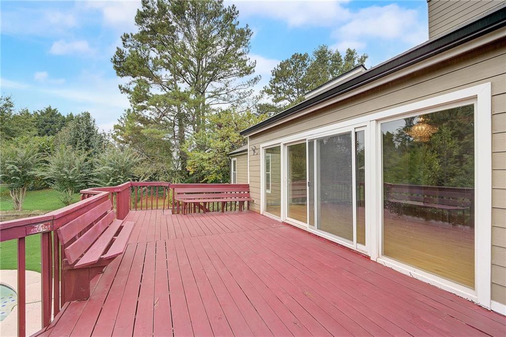 5005 Willow Bluff Drive, Sandy Springs, Georgia 30350, 7 Bedrooms Bedrooms, ,4 BathroomsBathrooms,Residential,Sold,5005 Willow Bluff Drive,7309603