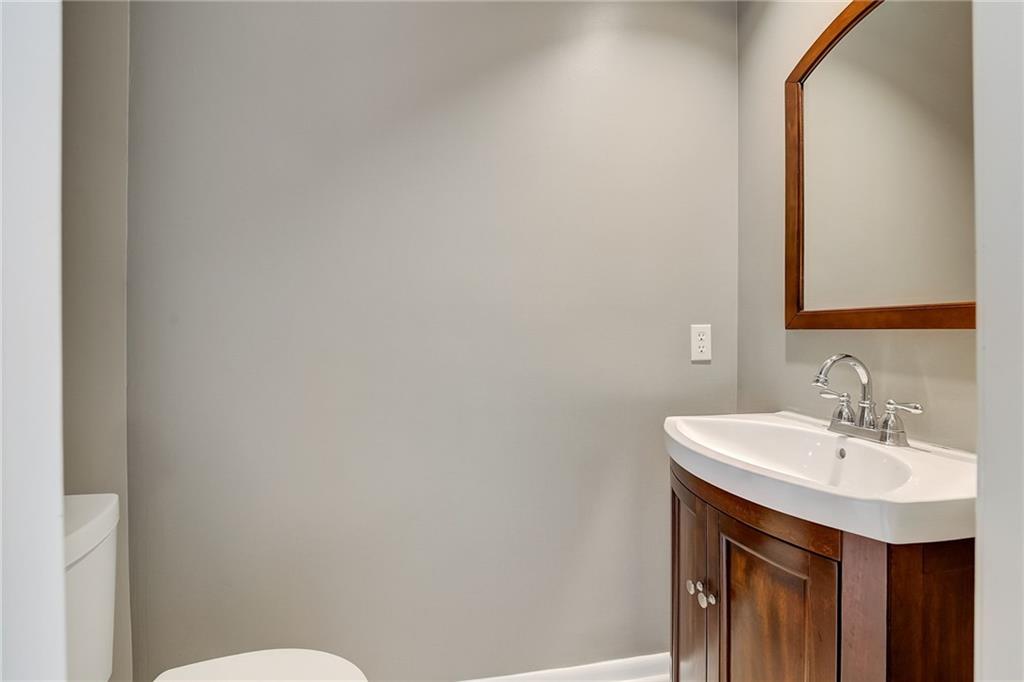 5005 Willow Bluff Drive, Sandy Springs, Georgia 30350, 7 Bedrooms Bedrooms, ,4 BathroomsBathrooms,Residential,Sold,5005 Willow Bluff Drive,7309603