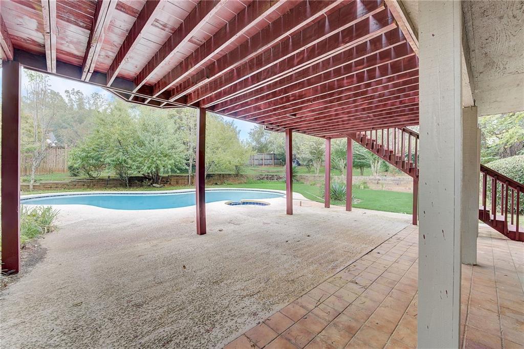 5005 Willow Bluff Drive, Sandy Springs, Georgia 30350, 7 Bedrooms Bedrooms, ,4 BathroomsBathrooms,Residential,Sold,5005 Willow Bluff Drive,7309603