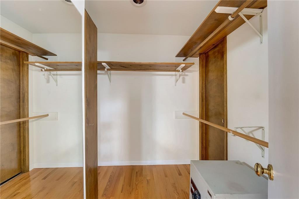 5005 Willow Bluff Drive, Sandy Springs, Georgia 30350, 7 Bedrooms Bedrooms, ,4 BathroomsBathrooms,Residential,Sold,5005 Willow Bluff Drive,7309603