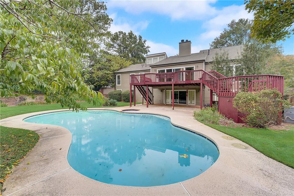 5005 Willow Bluff Drive, Sandy Springs, Georgia 30350, 7 Bedrooms Bedrooms, ,4 BathroomsBathrooms,Residential,Sold,5005 Willow Bluff Drive,7309603