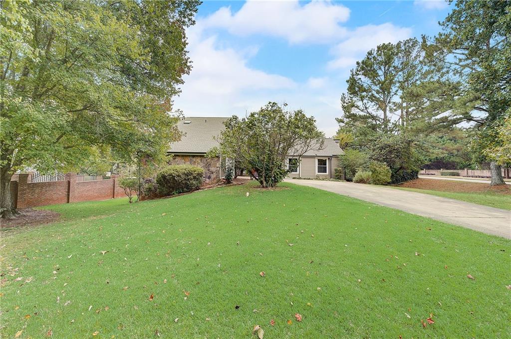 5005 Willow Bluff Drive, Sandy Springs, Georgia 30350, 7 Bedrooms Bedrooms, ,4 BathroomsBathrooms,Residential,Sold,5005 Willow Bluff Drive,7309603