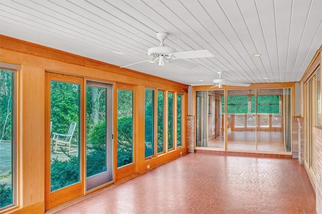 1555 Moores Mill Road Nw, Atlanta, Georgia 30327, 4 Bedrooms Bedrooms, ,4 BathroomsBathrooms,Residential,Sold,1555 Moores Mill Road Nw,7536564