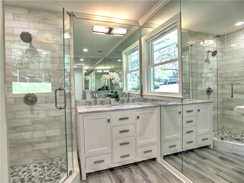 Spa-like Primary Bathroom/