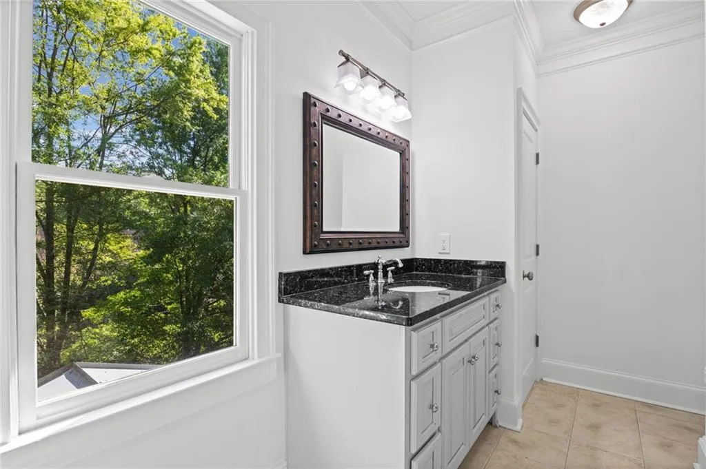 94 W Belle Isle Road, Atlanta, Georgia 30342, 6 Bedrooms Bedrooms, ,4 BathroomsBathrooms,Residential,For Sale,94 W Belle Isle Road,7736586
