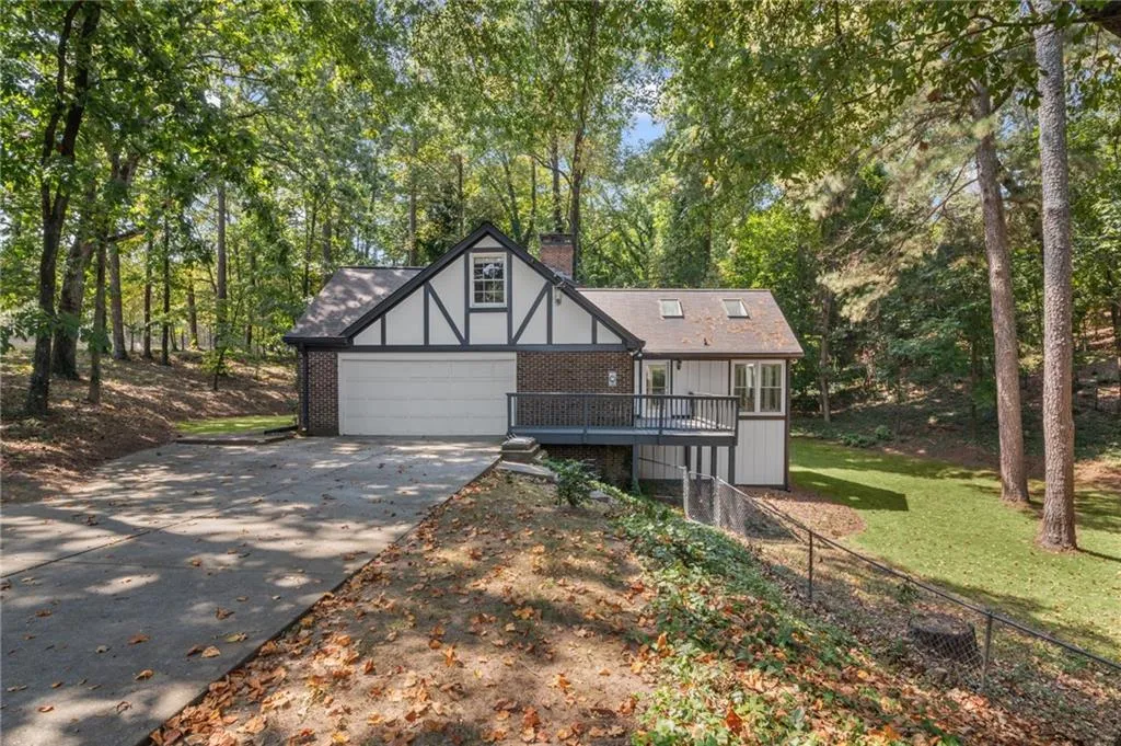965 Heards Ferry Road, Atlanta, Georgia 30328, 4 Bedrooms Bedrooms, ,3 BathroomsBathrooms,Residential,For Sale,965 Heards Ferry Road,7649962