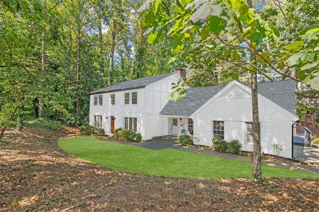 965 Heards Ferry Road, Atlanta, Georgia 30328, 4 Bedrooms Bedrooms, ,3 BathroomsBathrooms,Residential,For Sale,965 Heards Ferry Road,7649962