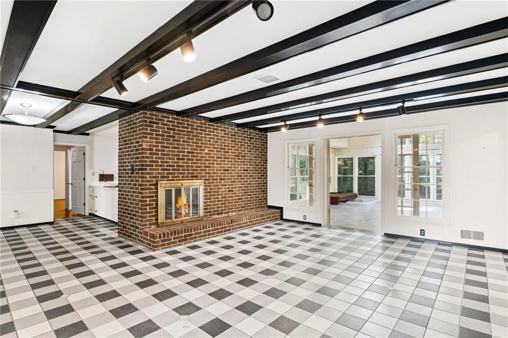 965 Heards Ferry Road, Atlanta, Georgia 30328, 4 Bedrooms Bedrooms, ,3 BathroomsBathrooms,Residential,For Sale,965 Heards Ferry Road,7649962
