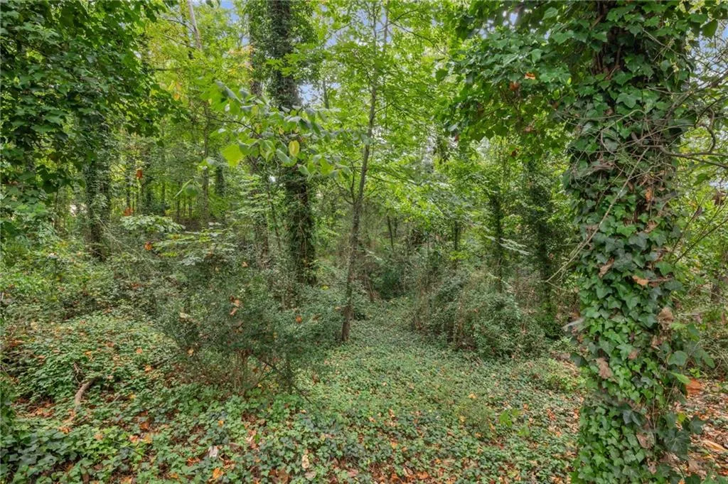 965 Heards Ferry Road, Atlanta, Georgia 30328, 4 Bedrooms Bedrooms, ,3 BathroomsBathrooms,Residential,For Sale,965 Heards Ferry Road,7649962