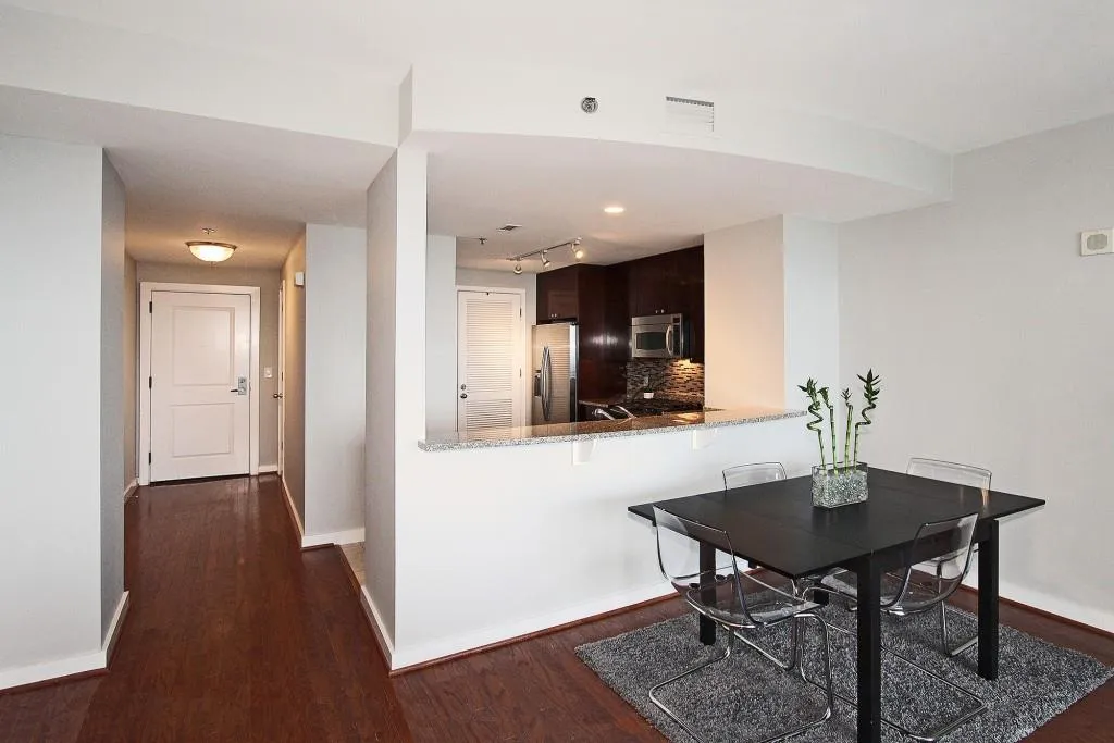 3338 Peachtree Road Ne Unit 2702, Atlanta, Georgia 30326, 2 Bedrooms Bedrooms, ,2 BathroomsBathrooms,Residential,Sold,3338 Peachtree Road Ne Unit 2702,5895946