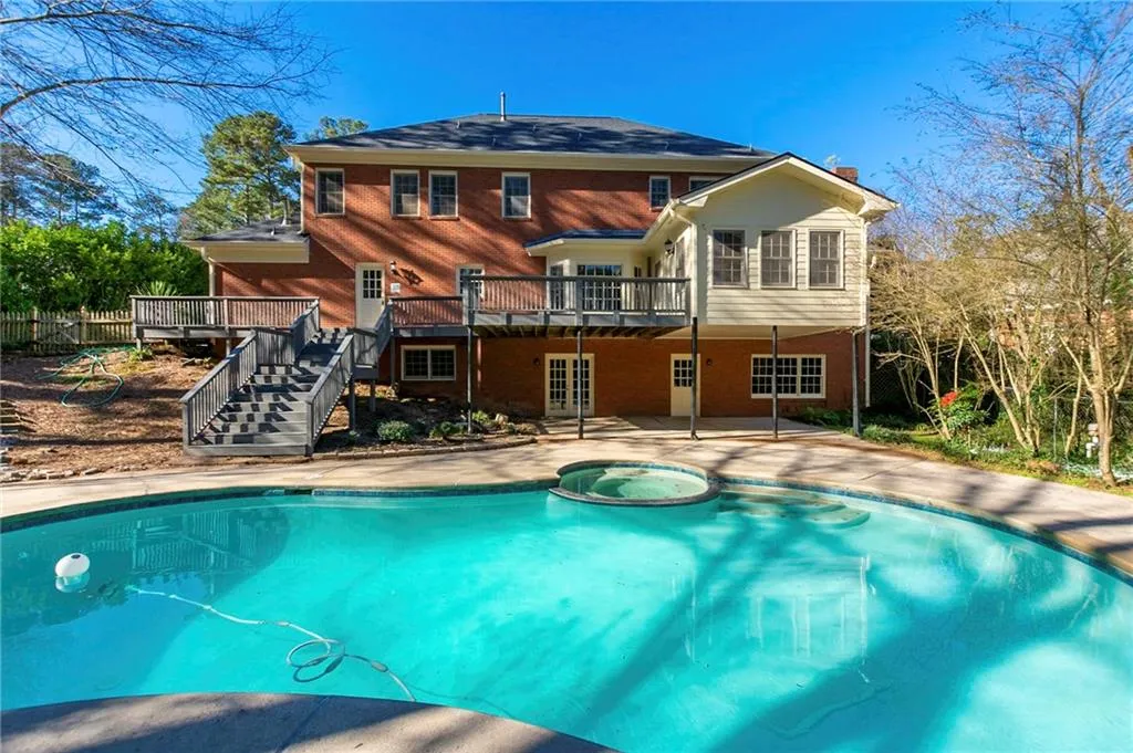 1865 Redbourne Drive, Sandy Springs, Georgia 30350, 4 Bedrooms Bedrooms, ,2 BathroomsBathrooms,Residential,Sold,1865 Redbourne Drive,6987461