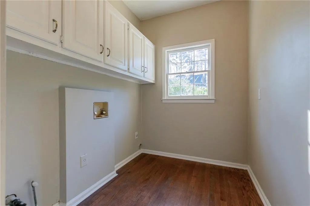 1865 Redbourne Drive, Sandy Springs, Georgia 30350, 4 Bedrooms Bedrooms, ,2 BathroomsBathrooms,Residential,Sold,1865 Redbourne Drive,6987461