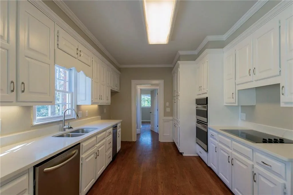 1865 Redbourne Drive, Sandy Springs, Georgia 30350, 4 Bedrooms Bedrooms, ,2 BathroomsBathrooms,Residential,Sold,1865 Redbourne Drive,6987461