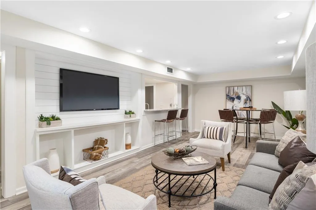 6125 Blackwater Trail, Atlanta, Georgia 30328, 6 Bedrooms Bedrooms, ,4 BathroomsBathrooms,Residential,Sold,6125 Blackwater Trail,7191784