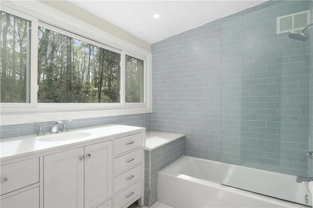 6125 Blackwater Trail, Atlanta, Georgia 30328, 6 Bedrooms Bedrooms, ,4 BathroomsBathrooms,Residential,Sold,6125 Blackwater Trail,7191784