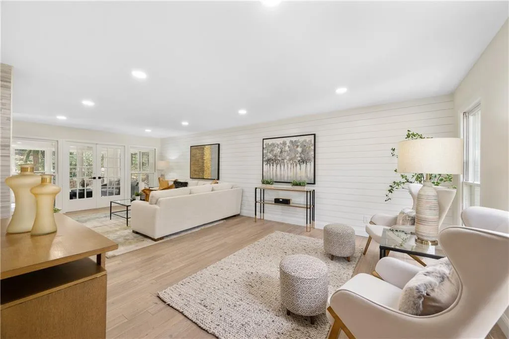 6125 Blackwater Trail, Atlanta, Georgia 30328, 6 Bedrooms Bedrooms, ,4 BathroomsBathrooms,Residential,Sold,6125 Blackwater Trail,7191784