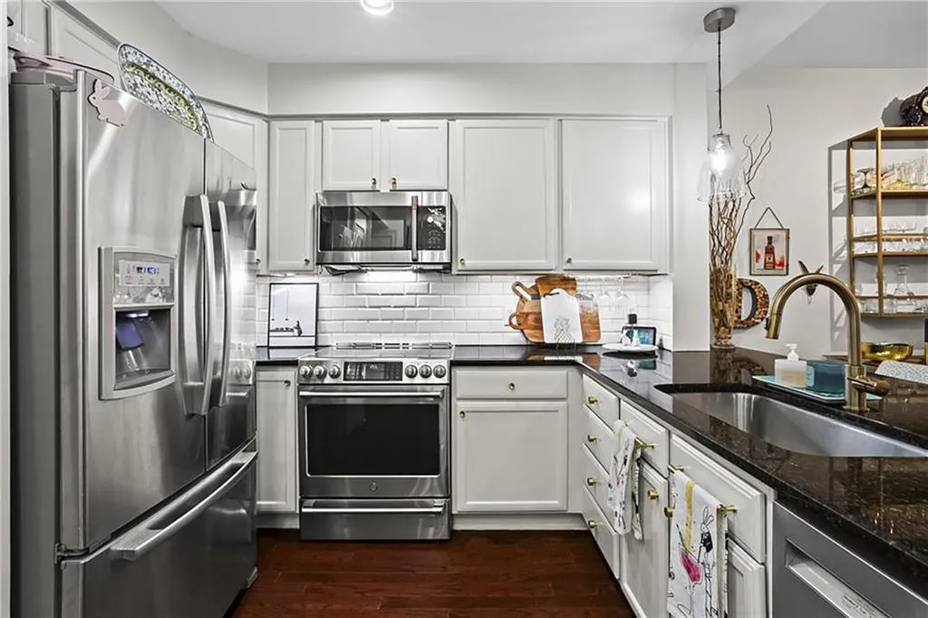 200 River Vista Drive Unit 314, Sandy Springs, Georgia 30339, 1 Bedroom Bedrooms, ,1 BathroomBathrooms,Residential,For Sale,200 River Vista Drive Unit 314,7634993