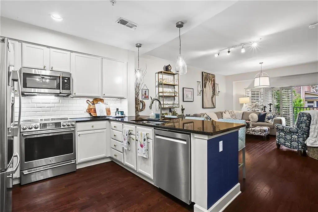 200 River Vista Drive Unit 314, Sandy Springs, Georgia 30339, 1 Bedroom Bedrooms, ,1 BathroomBathrooms,Residential,For Sale,200 River Vista Drive Unit 314,7634993