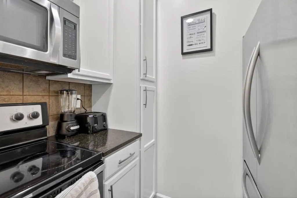 215 Semel Drive Unit 454, Atlanta, Georgia 30309, 2 Bedrooms Bedrooms, 0 ,2 BathroomsBathrooms,Residential,For Sale,215 Semel Drive Unit 454,7714393