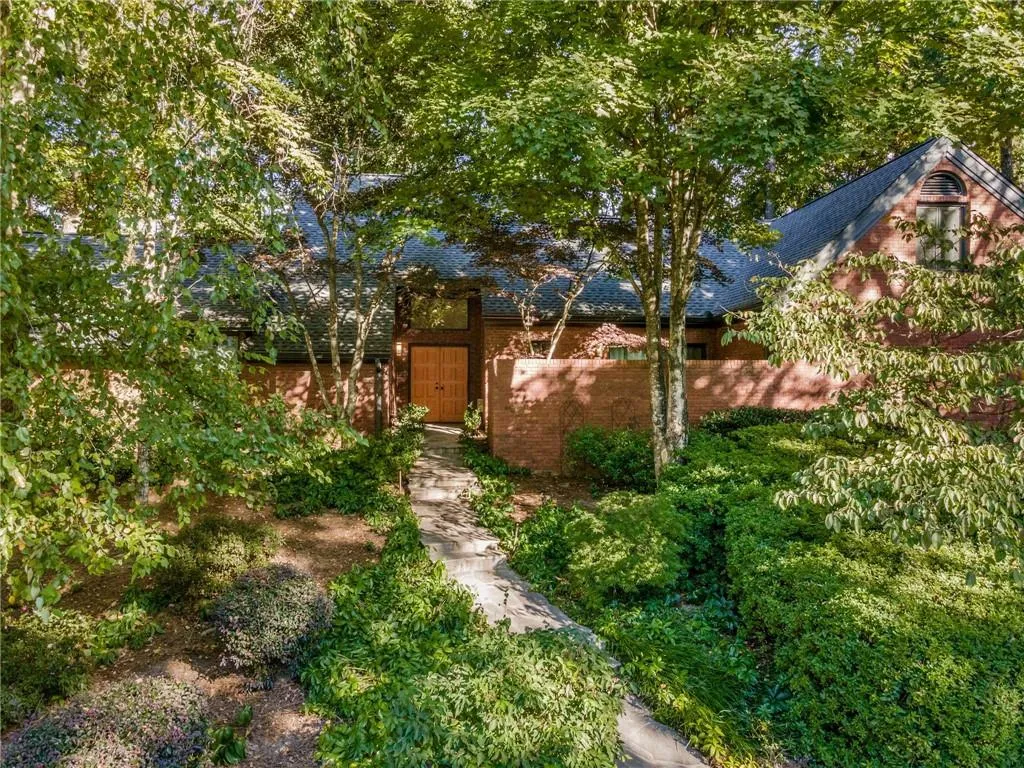 255 Brackenwood Circle, Sandy Springs, Georgia 30328, 3 Bedrooms Bedrooms, ,3 BathroomsBathrooms,Residential,Sold,255 Brackenwood Circle,7121435